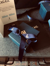 Load image into Gallery viewer, Enameled Anchor Coin Turquoise Chain Ring