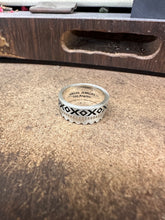 Load image into Gallery viewer, Sadu and Edges
